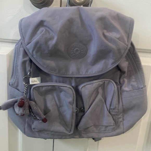 🆕🩶Kipling “Fiona” Backpack, Dove Grey (appears light Lilac)💜 - Picture 1 of 9